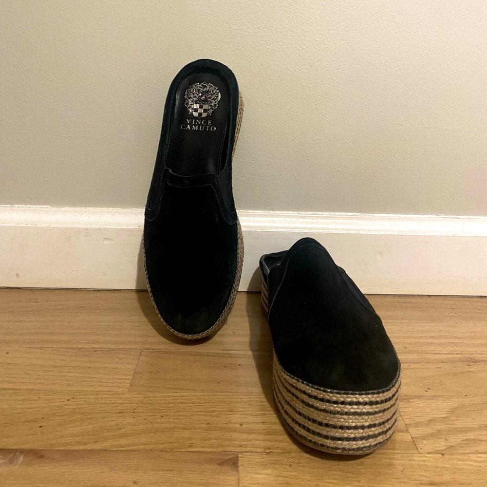 Vince Camuto black heel less shoe